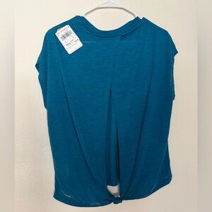 NEW Reebok Women’s Large WOR AC TEE Low Waste women's athletic top